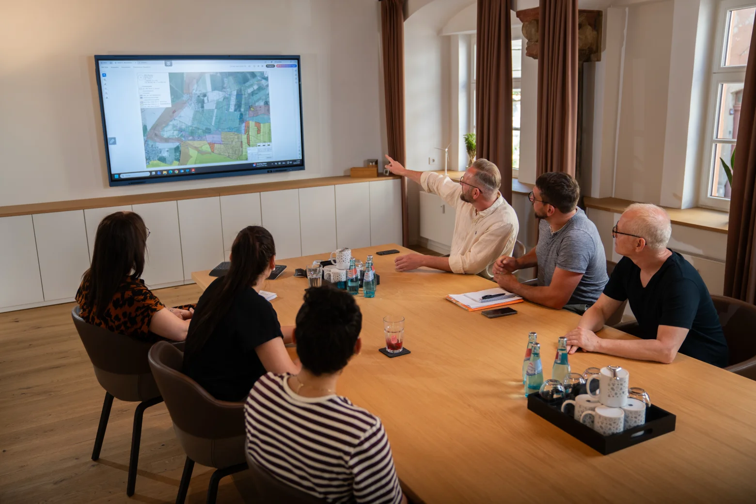 Besprechung im Konferenzraum